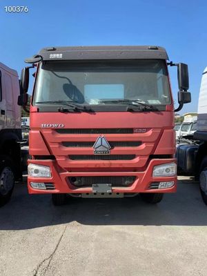 Conception de pneus sans tuyau camion à tête rouge Sinotruk HOWO 6*4 camion tracteur en bon état