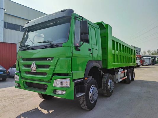 Sinotruk HOWO 8*4 Camion à ordures 375HP Couleur verte 10500 x 2600m x 3400mm