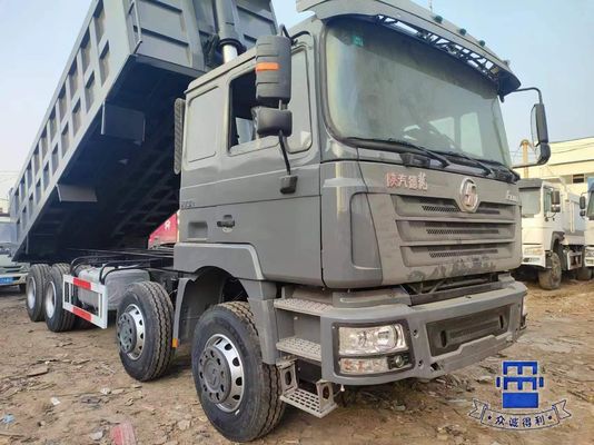 Shacman F3000 certifié GCC 8*4 camion-décharge à bascule avec capacité de moteur 6-8L en gris