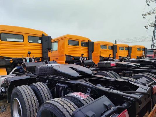 Conception de pneus radiaux Shacman Tracteur F3000 400L 336-420HP 50 avec sièges orange≤5