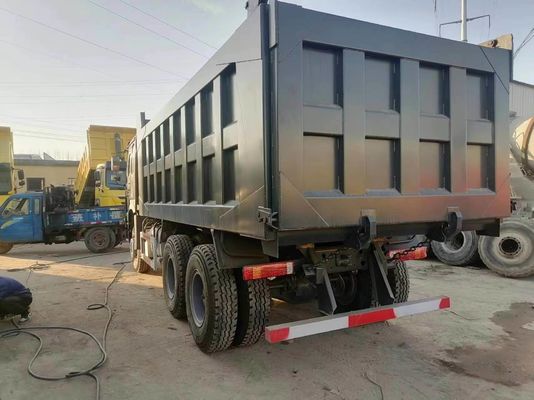 HOWO 6*4 Camion à ordures d'occasion 10 pneus gris Couleur Sinotruk 351-450 ch 8500*2496*3450 mm