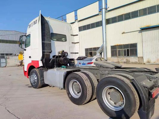 Sinotruk Howoa7 Camion à tête de tracteur avec conception de pneus sans tube et 351-450 chevaux