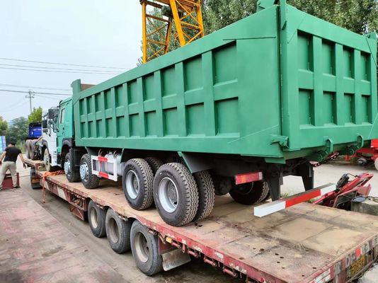 Style de levage avant 375HP Sinotruk HOWO 8*4 Camion de décharge Camion d'occasion pour le déchargement
