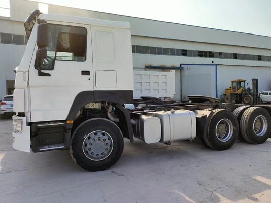 6×4 roue motrice HOWO 6X4 400L Haute puissance de chevaux Tracteur usé 12r22.5 pour ≤5 sièges