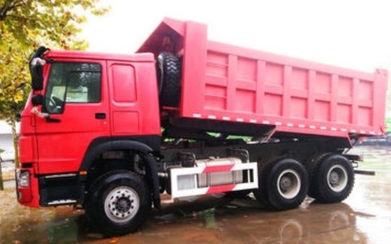 Camion à transmission manuelle Sinotruck HOWO 40 tonnes 6X4 10 roues camionneur de décharge pour les performances