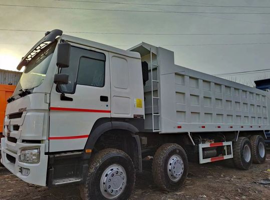 8×4 roues motrices camion à bascule HOWO E7 camion à décharge avec transmission manuelle