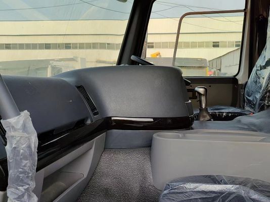 8×4 roues motrices camion à bascule HOWO E7 camion à décharge avec transmission manuelle