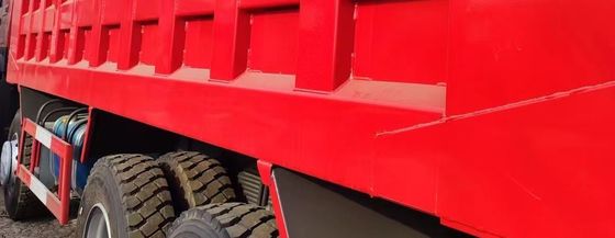 Sinotruck HOWO 8*4 Camion-dépôt de grande capacité de chargement pour les besoins de transport de charges lourdes