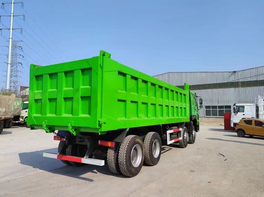 Couleur verte Sinotruk HOWO 8*4 Camion à ordures Camion d'occasion avec pneu 12.00r20 certifié DOT