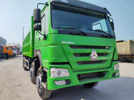Couleur verte Sinotruk HOWO 8*4 Camion à ordures Camion d'occasion avec pneu 12.00r20 certifié DOT