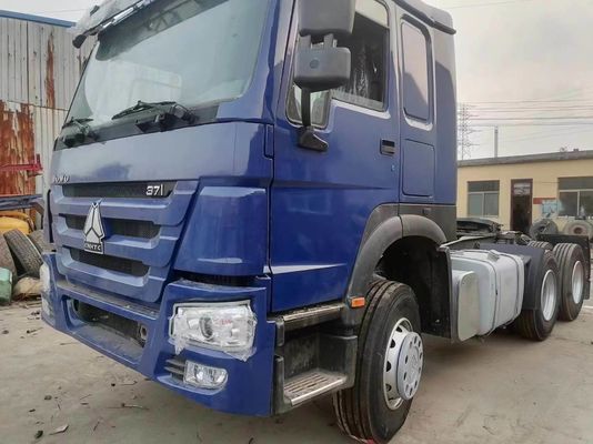 Roue motrice 6×4 Sinotruk 6*4 Tracteur camion Couleur bleue Bon état 6800*2496*2950mm
