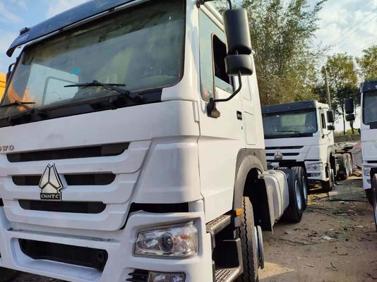 Camion-tête Sinotruk HOWO 6*4 Camion-tracteur avec pneus sans tube et en bon état