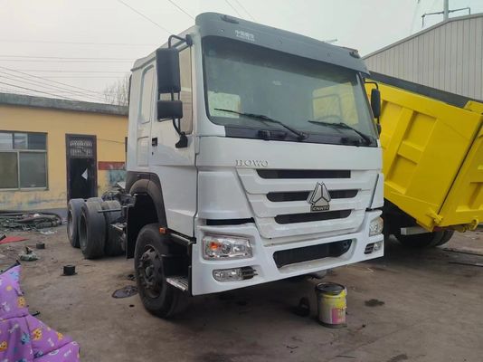 Camion-tête Sinotruk HOWO 6*4 Camion-tracteur avec pneus sans tube et en bon état