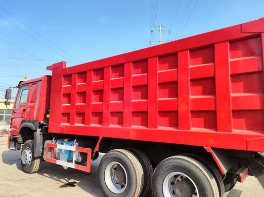 Sinotruck HOWO 6*4 Camion de décharge en 371 ch HC16 à double essieu arrière
