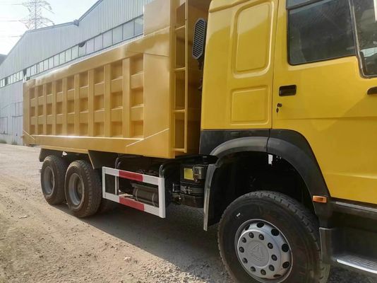 Capacité du moteur de 6 à 8 litres Voiture à main usée Sinotruck HOWO 6*4 Camion à ordures 10 pneus 20-30 tonnes Jaune