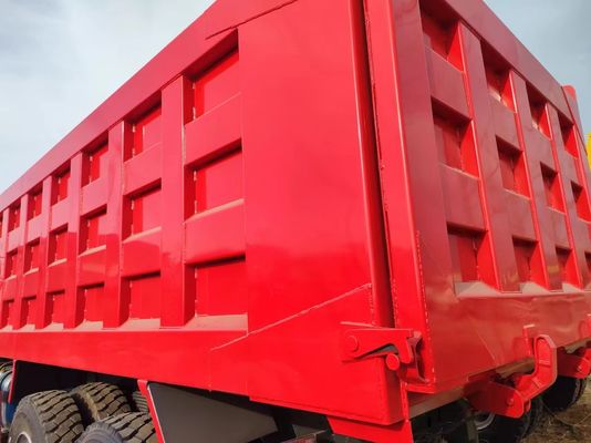 Capacité du moteur de 6 à 8 litres HOWO 8*4 Camion à décharge Tête de remorque Tracteur Camion à cheval