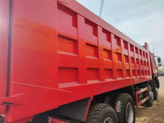 Capacité du moteur de 6 à 8 litres HOWO 8*4 Camion à décharge Tête de remorque Tracteur Camion à cheval