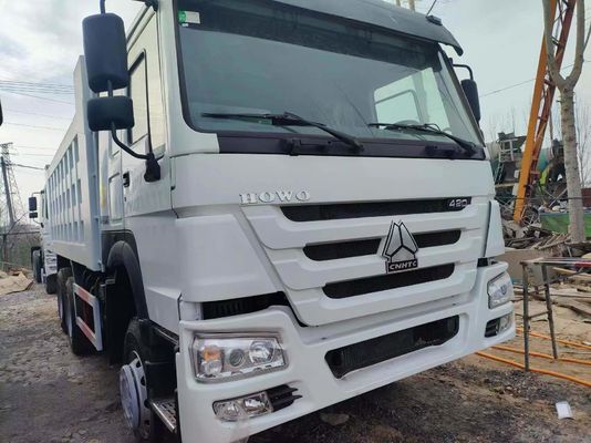 Truc à grande capacité HOWO 6X4 lourd avec 18 mètres cubes et 351-450 chevaux