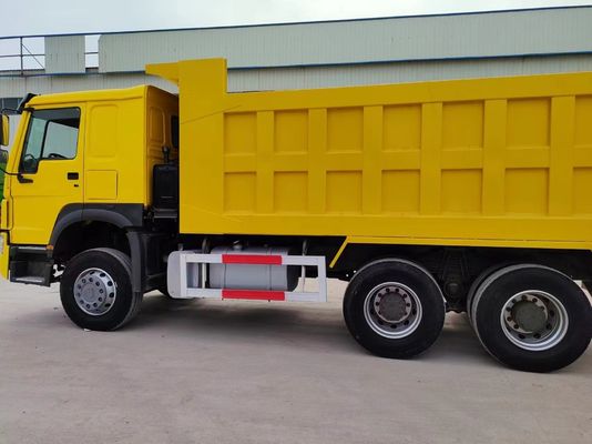 Type de transmission manuelle Sinotruk HOWO Camion à conteneurs 10 roues Camion à bascule jaune