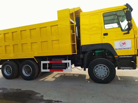 Type de transmission manuelle Sinotruk HOWO Camion à conteneurs 10 roues Camion à bascule jaune