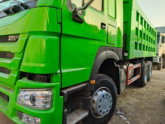 Sinotruk HOWO 6*4 Camion-dépôt équipement de construction Camion-dépôt de 80 tonnes avec sièges ≤5