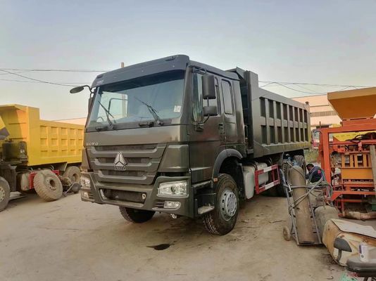 Camion de décharge de style de levage avant utilisé HOWO 6*4 Camion d'occasion Sinotruck de couleur différente