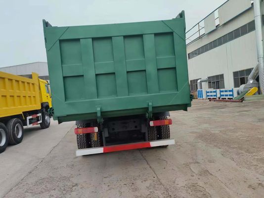 12 pneumatiques Sinotruk HOWO 8*4 camion de décharge camion d'occasion vert avec boîte manuelle