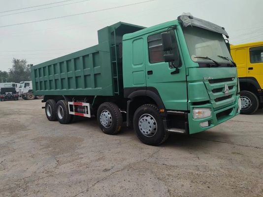 12 pneumatiques Sinotruk HOWO 8*4 camion de décharge camion d'occasion vert avec boîte manuelle