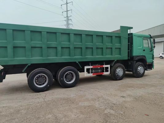 12 pneumatiques Sinotruk HOWO 8*4 camion de décharge camion d'occasion vert avec boîte manuelle