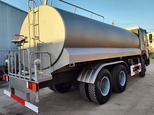 Conception de pneus radiaux Sinotruk HOWO 380HP camion d'arrosage pour votre entreprise