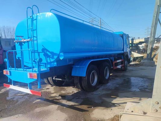Conception de pneus radiaux Sinotruk HOWO 380HP camion d'arrosage pour votre entreprise