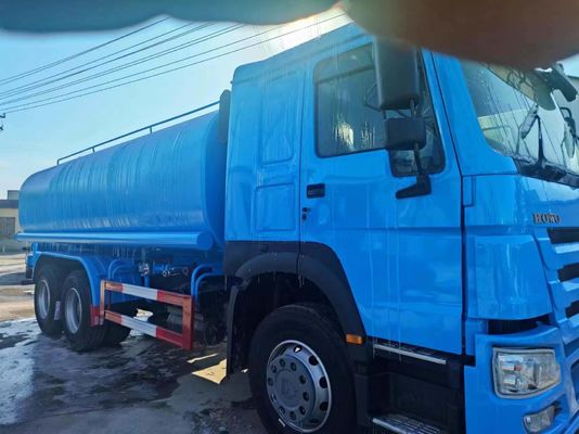 Conception de pneus radiaux Sinotruk HOWO 380HP camion d'arrosage pour votre entreprise