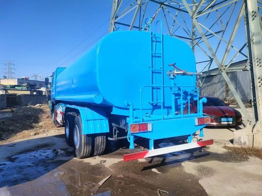 Conception de pneus radiaux Sinotruk HOWO 380HP camion d'arrosage pour votre entreprise