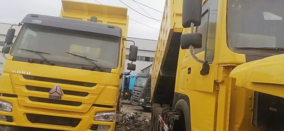 Puissance 351-450 chevaux Sinotruck HOWO A7 6*4 8*4 HOWO 10 12 camions à roues et décharges