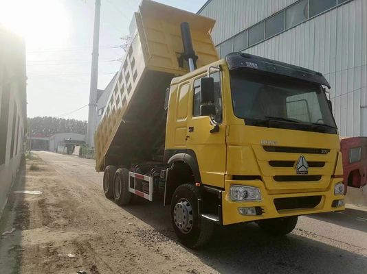 HOWO Sinotruk 460HP camions à essence voiture d'occasion camion à bon carburant 6-8L capacité du moteur