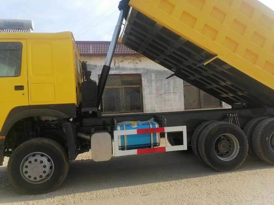 HOWO Sinotruk 460HP camions à essence voiture d'occasion camion à bon carburant 6-8L capacité du moteur