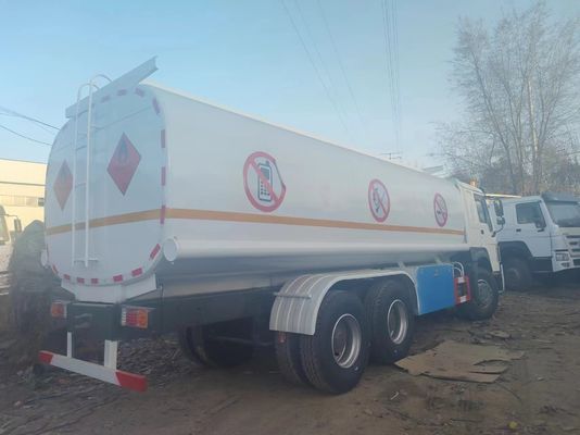 Capacité du moteur 4-6L 6X4 Chariot-citerne à carburant en acier au carbone pour le gaz pétrolier Diesel 25000 litres