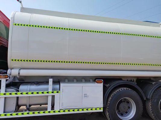 Sinotruk HOWO 6*4 10 roues 20000 litres Capacité pétrolier