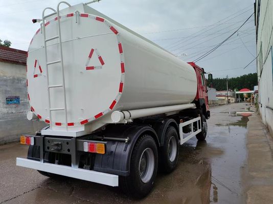 10cbm HOWO 4X2 Remplissage de réservoir d'huile Camion de transport mobile distributeur de carburant pour ≤5 places