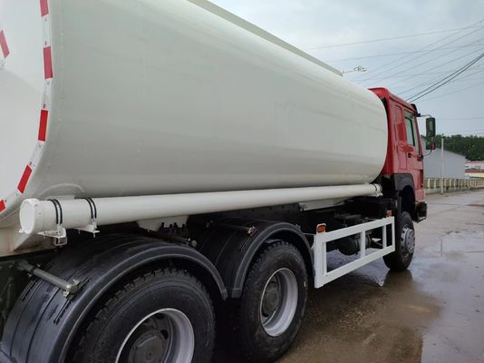 10cbm HOWO 4X2 Remplissage de réservoir d'huile Camion de transport mobile distributeur de carburant pour ≤5 places