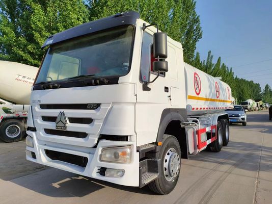 Camion de transport de réservoirs d'huile de carburant 8X4 avec 351-450 chevaux et capacité de réservoir 30000L