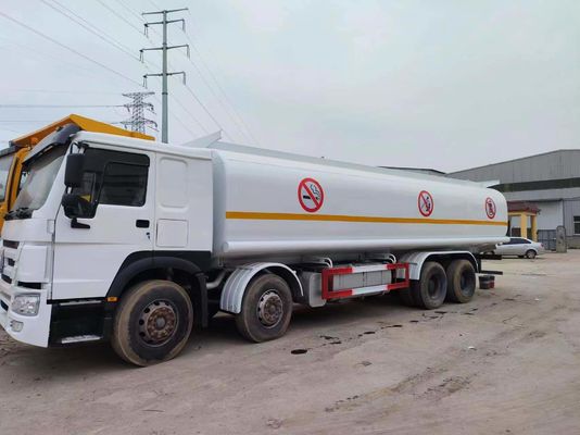 Utilisé HOWO 8*4 Fuel Oil Tank Truck 20000L Euro 3/4/5 pour vos projets de construction