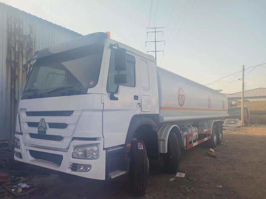 Utilisé HOWO 8*4 Fuel Oil Tank Truck 20000L Euro 3/4/5 pour vos projets de construction