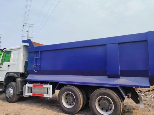 Conception de pneus radiaux HOWO 6*4 camion à bascule avec 5 sièges et grande capacité de chargement