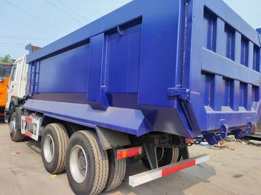 Conception de pneus radiaux HOWO 6*4 camion à bascule avec 5 sièges et grande capacité de chargement
