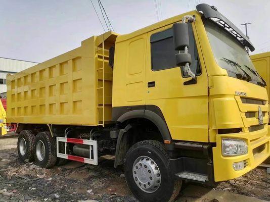 6X4 Sinotruk HOWO 10 roues dépoussiéreuse à bascule 40 tonnes 50 tonnes avec service après-vente