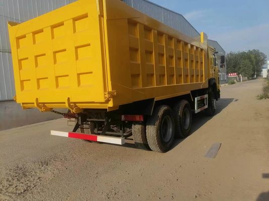 6X4 Sinotruk HOWO 10 roues dépoussiéreuse à bascule 40 tonnes 50 tonnes avec service après-vente