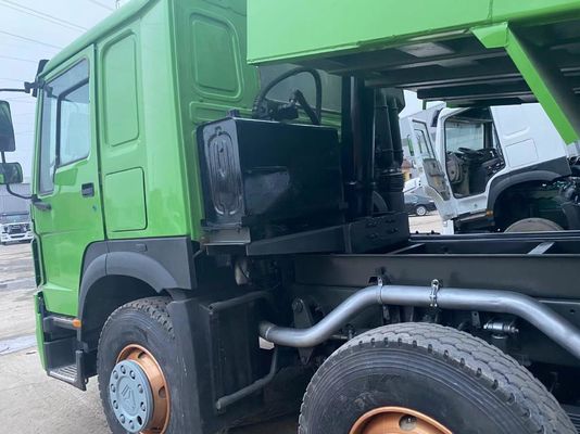 12 roues utilisées HOWO camion à ordures pneus radiaux de conception camion d'occasion