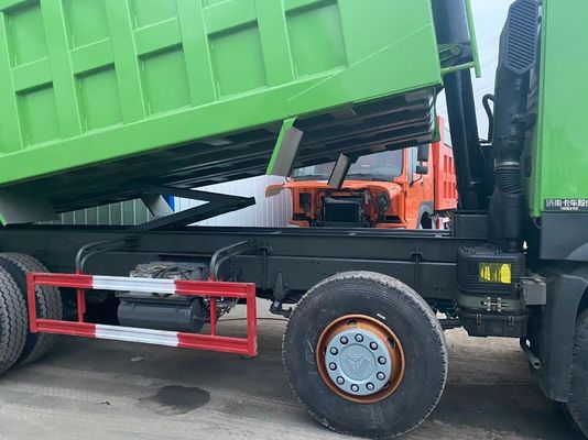 12 roues utilisées HOWO camion à ordures pneus radiaux de conception camion d'occasion
