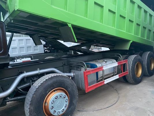 12 roues utilisées HOWO camion à ordures pneus radiaux de conception camion d'occasion